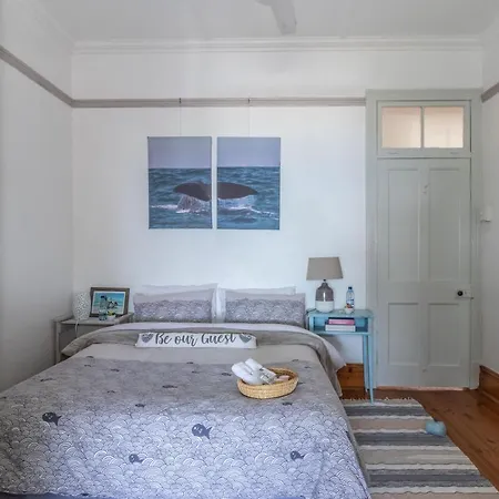 A Whale'S Tale Beach House Amanzimtoti Exterior photo